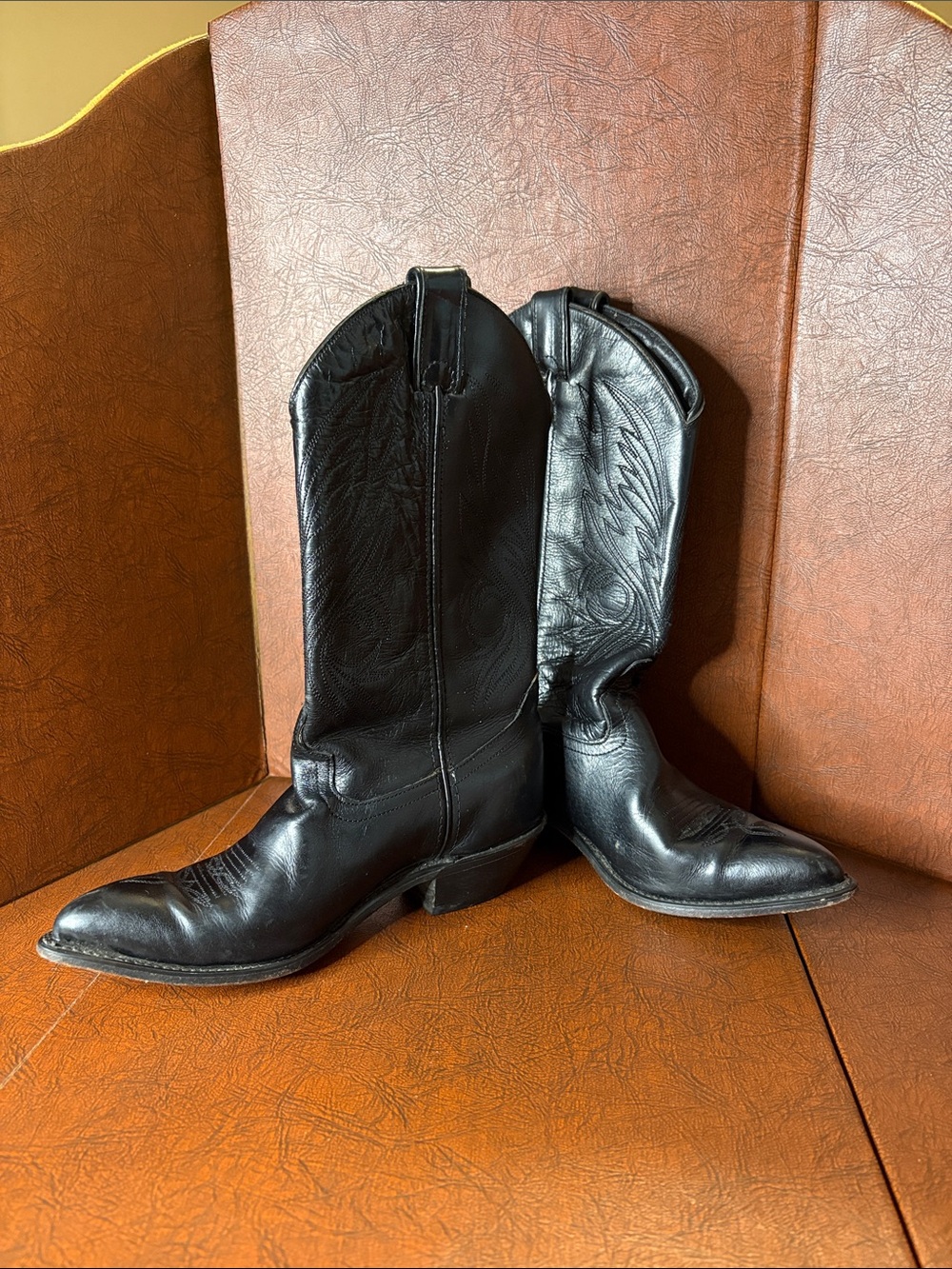 Men's Black Leather Western Cowboy Boots - Classic Pull-On Style